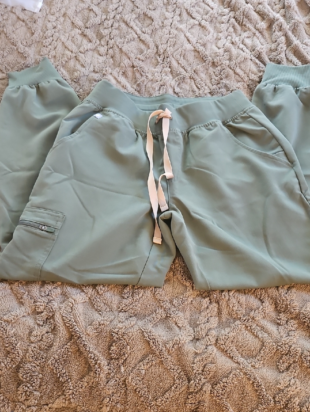 FIGS Scrub Set - Picture 2 of 4